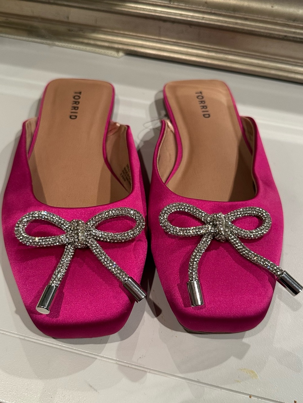 Torrid Hot Pink Satin Rhinestone Bow Slip On Flats size 9.5 ww